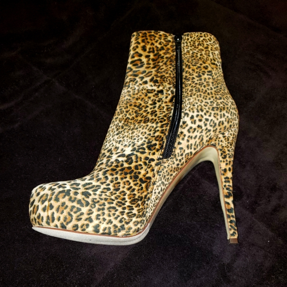 Women's Leopard Print Boots